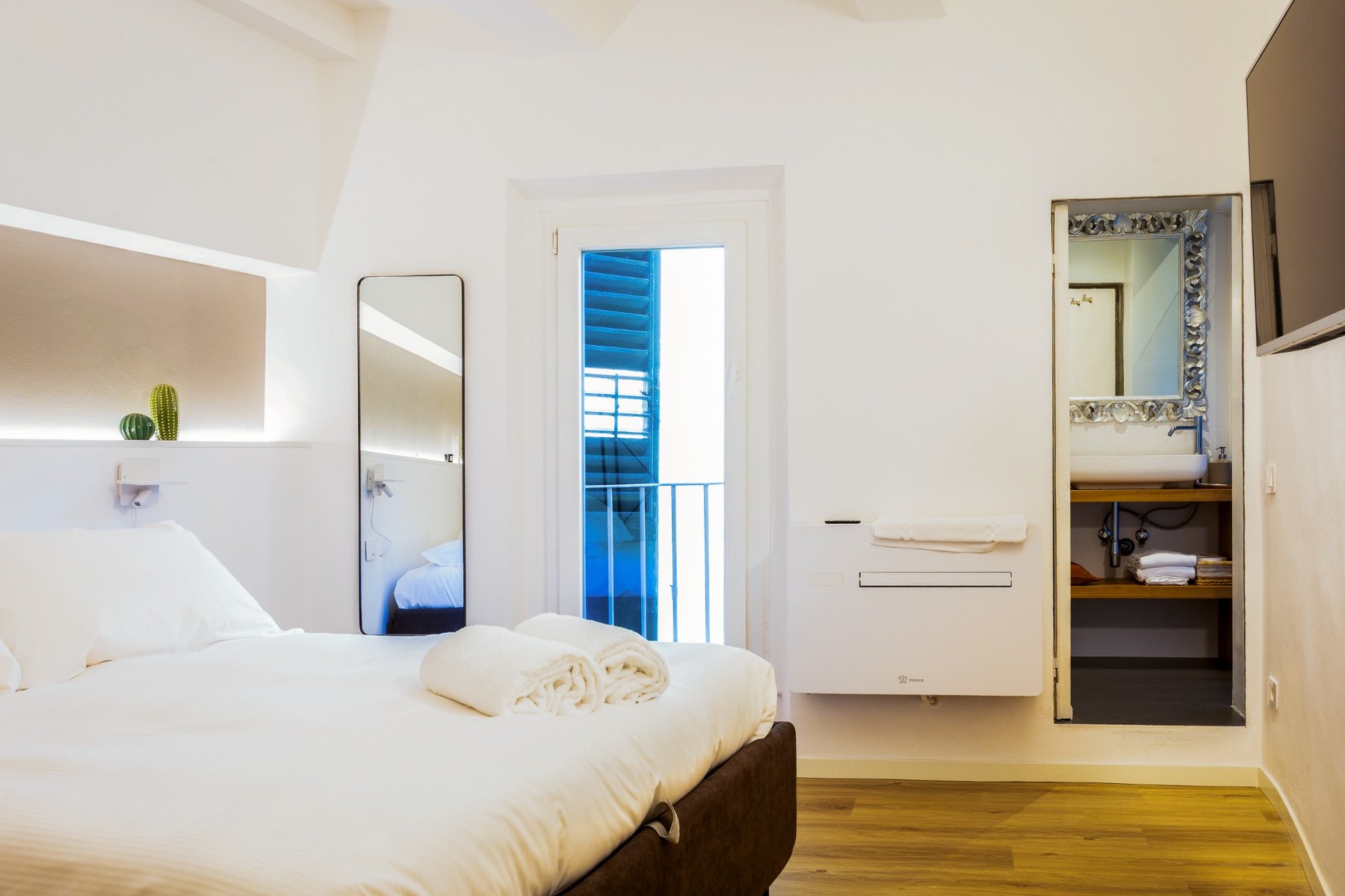 Bedroom detail